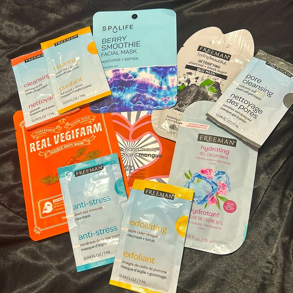 ASSORTED 5 face masks & hand mask